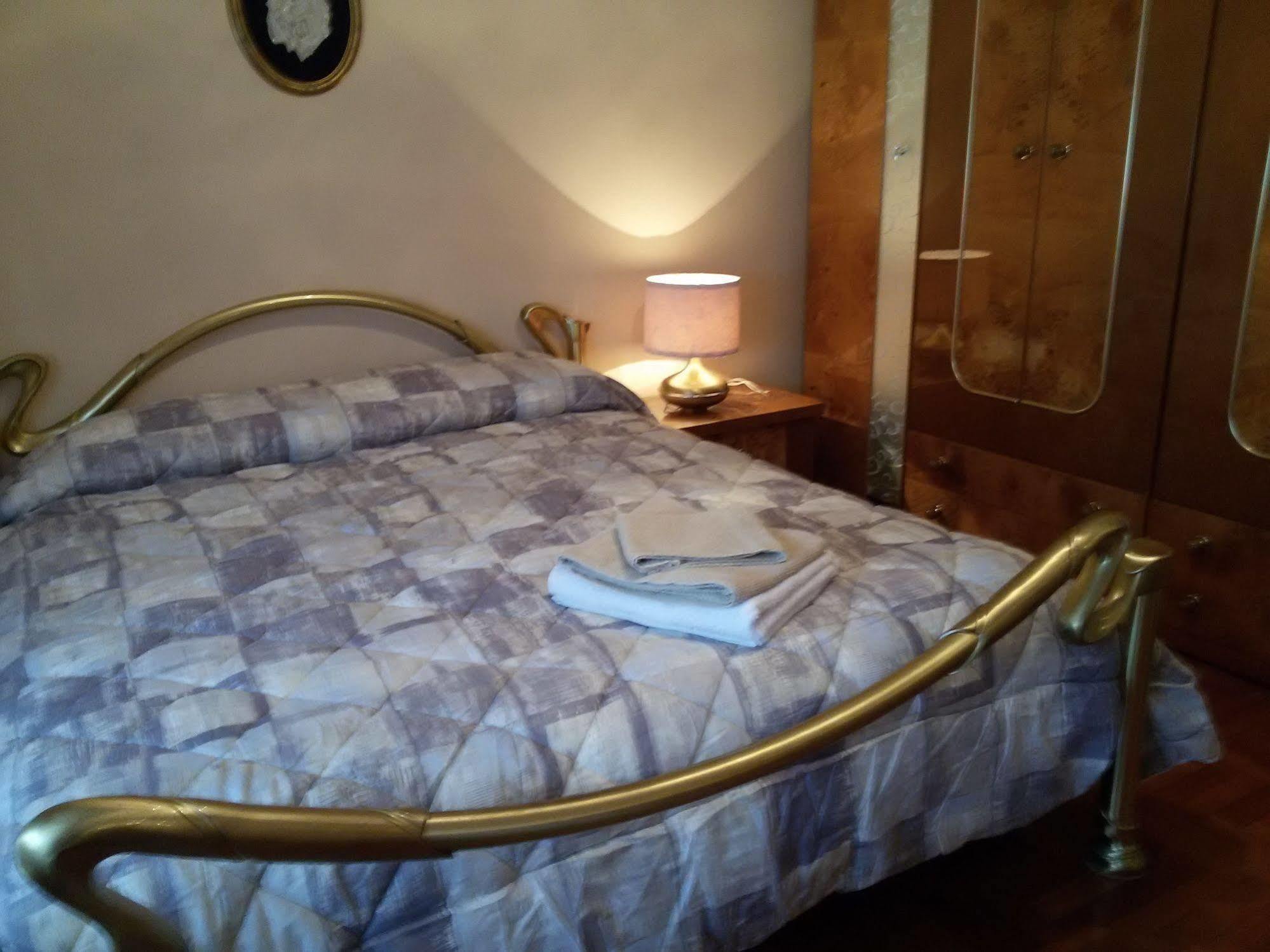 피아촐라 술 브렌타 Casa Emanuela B&B 외부 사진