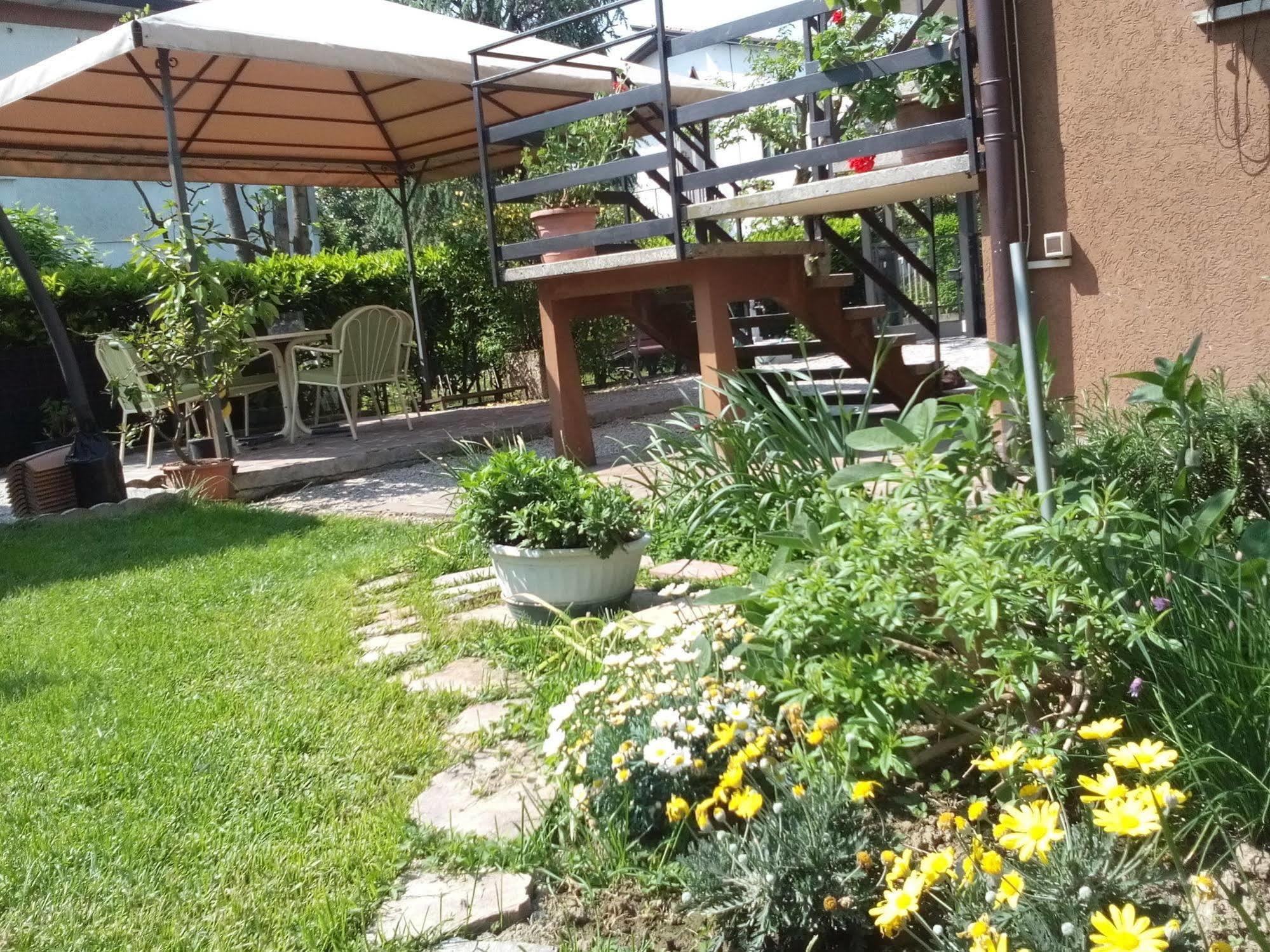 피아촐라 술 브렌타 Casa Emanuela B&B 외부 사진